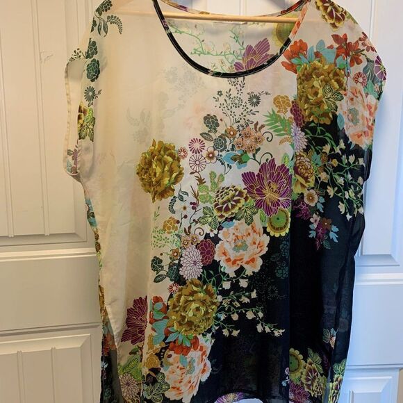 Top, EUC, size xlg, loose easy fit, sleeveless, pretty florals, polyester - Picture 1 of 15